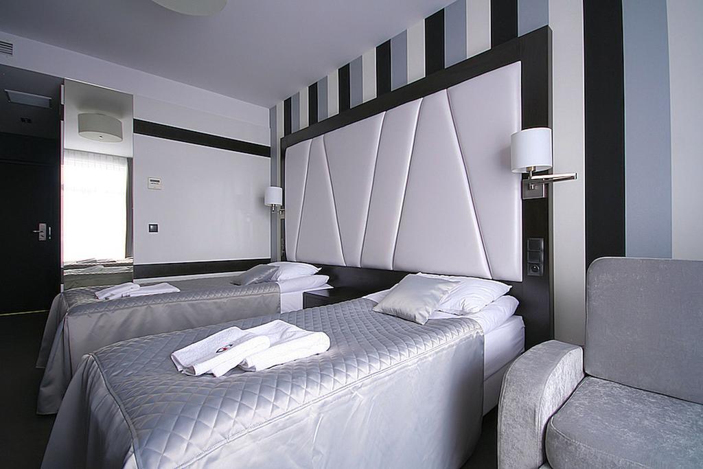 Hotel Grafit Kostomloty Pierwsze Kamer foto